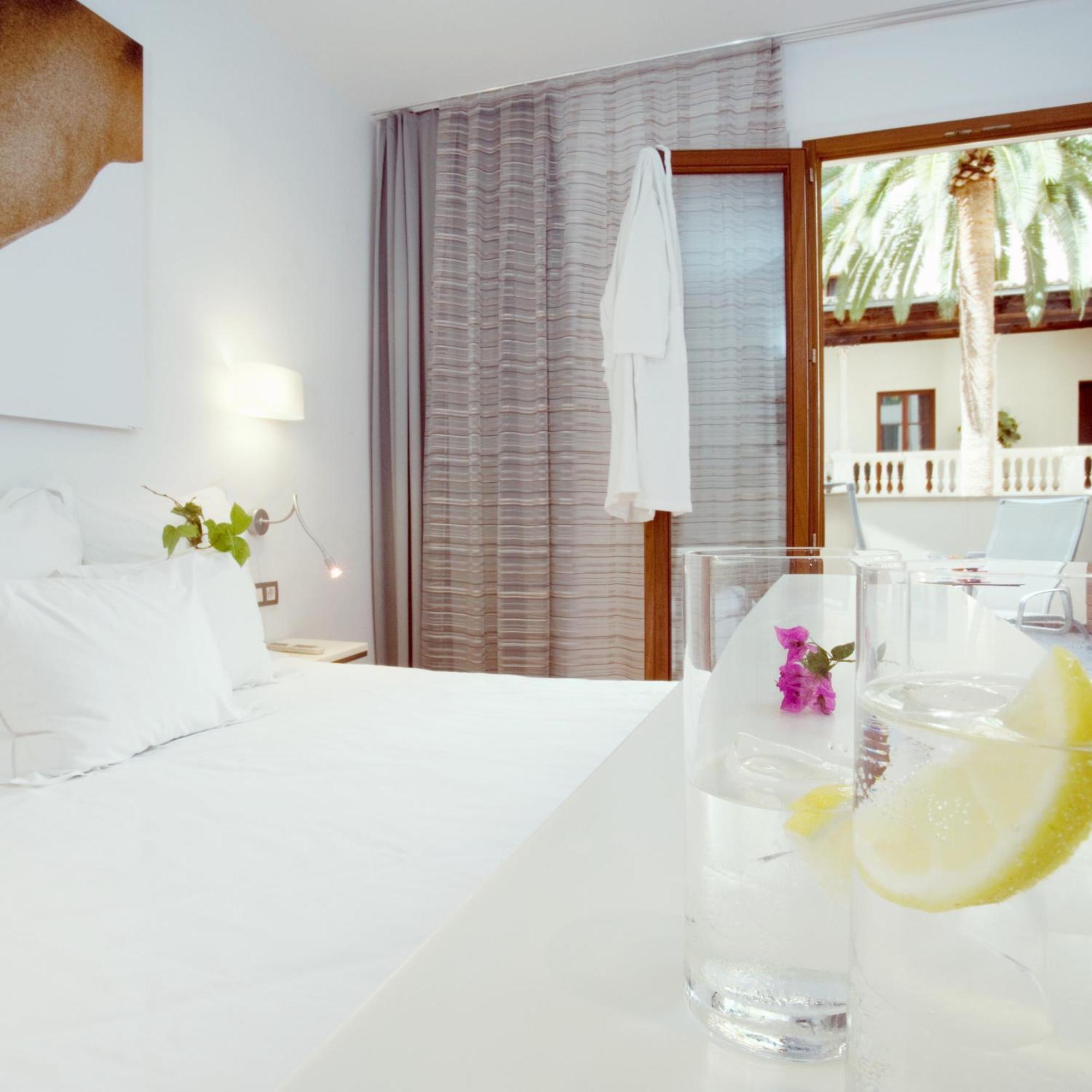 Petit Palace Hotel Tres Пальма-де-Майорка Экстерьер фото